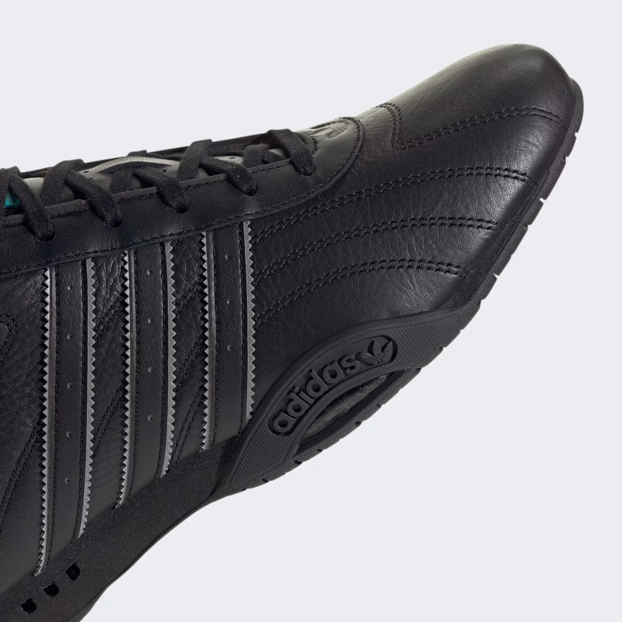 Adidas Racer LO  2